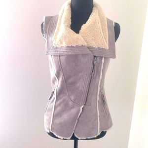 Guess Sherpa lined vest